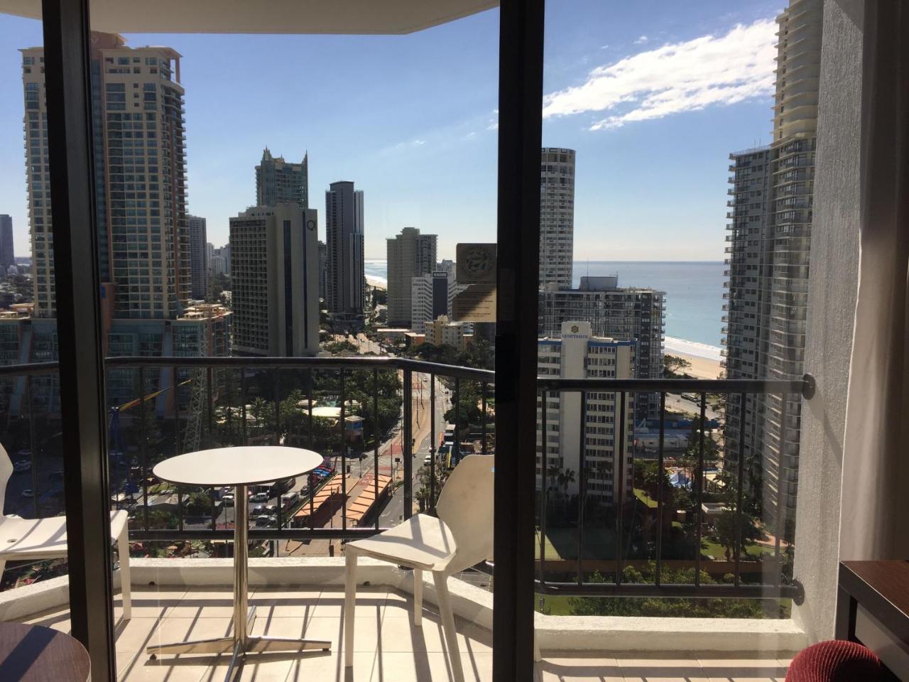 High Floor Ocean View At Surfers Paradise - Hotel Studio Gold Coast Exterior foto